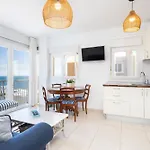 Ocean View By Agueita Salada באיאמר